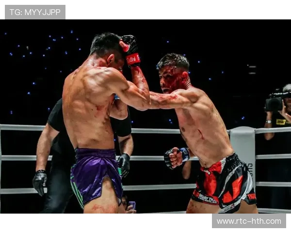 菲尔斯·齐亚姆肘击TKO萨迪霍夫，压哨终结惊艳全场